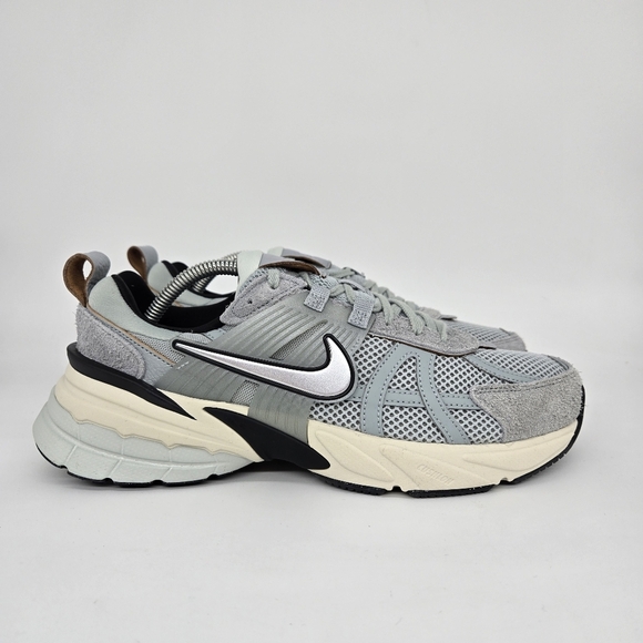 New Nike V2K Run Women's Shoes Size 10 - Picture 3 of 8
